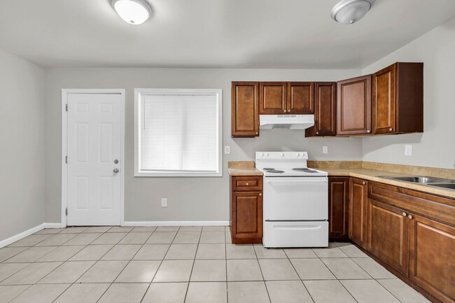Photo - 1621 Line Cir Unit 2