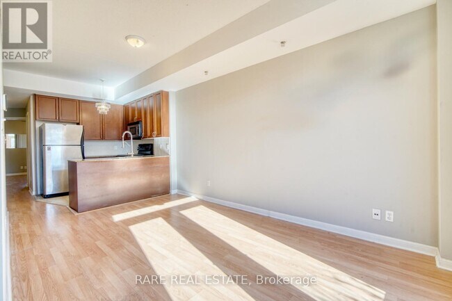 Photo - 70 Carr St Unit TH05