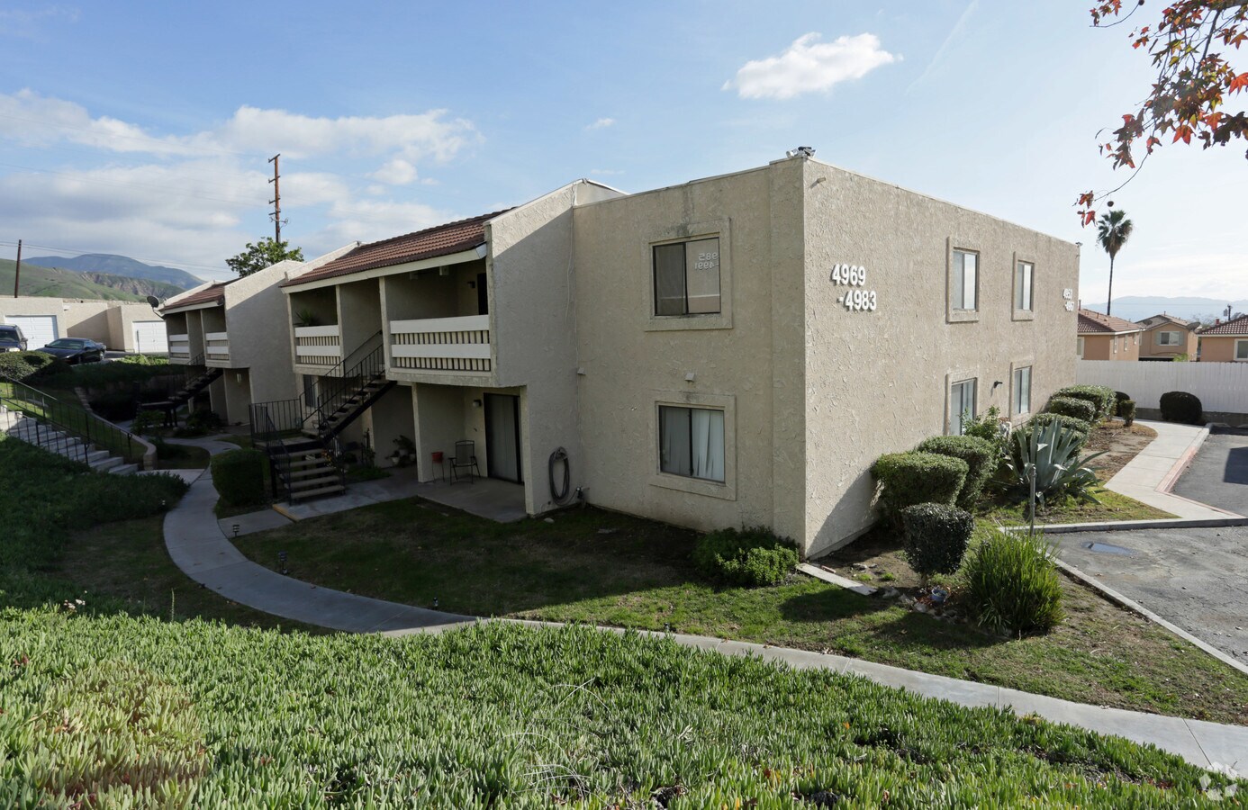 Photo - 4985-4991 N Sierra Way Apartments