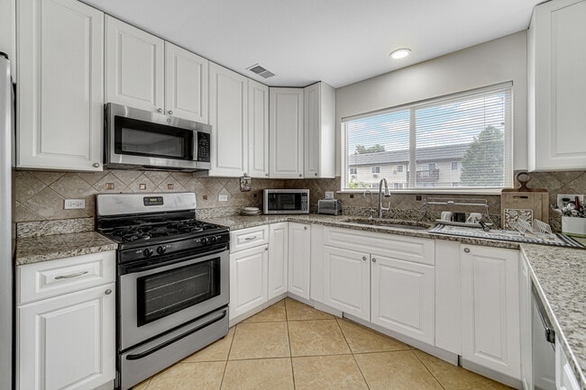Photo - 673 Fountainview Dr