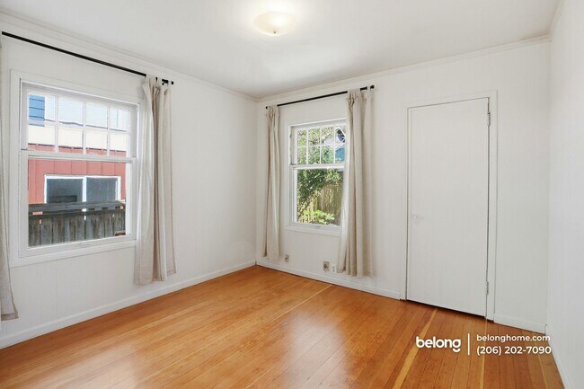 Photo - 4302 Woodlawn Ave N