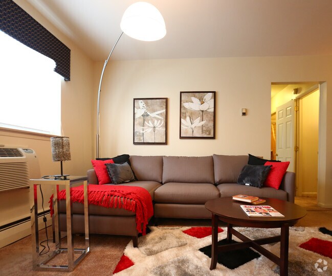Photo - Mount Penn Manor Apartments