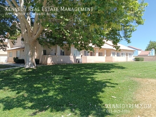 Building Photo - 1645 Cactus Dr Unit B