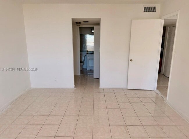 Photo - 2025 NE 164th St Unit 706