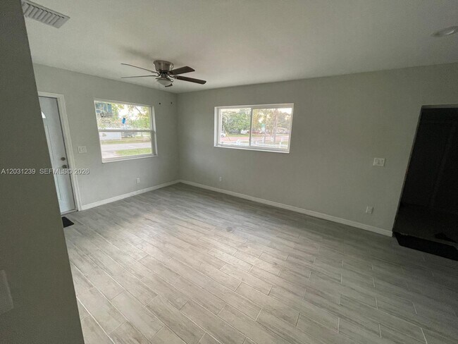 Photo - 3921 SW 31st Dr