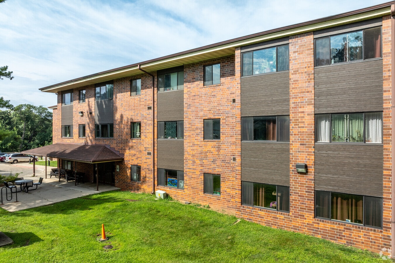 Photo - Oak Park Manor