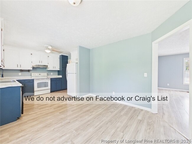 Photo - 5706 Selkirk Pl
