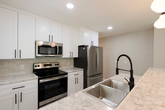 2502 Sharondale Dr