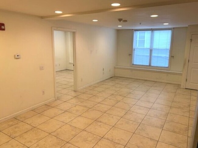 361 Pearl St Unit 2