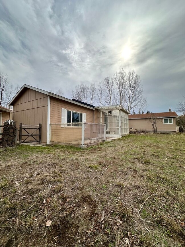 Photo - 333 SW 35th St