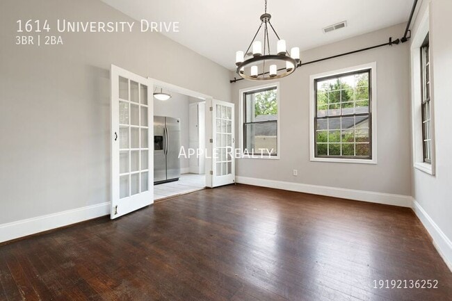 Photo - 1614 University Dr
