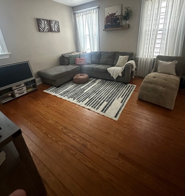 Photo - 506 E 21st St