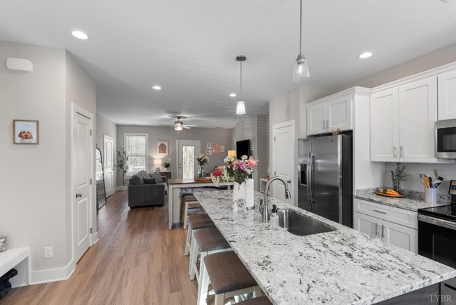 Photo - 32 English Commons Dr