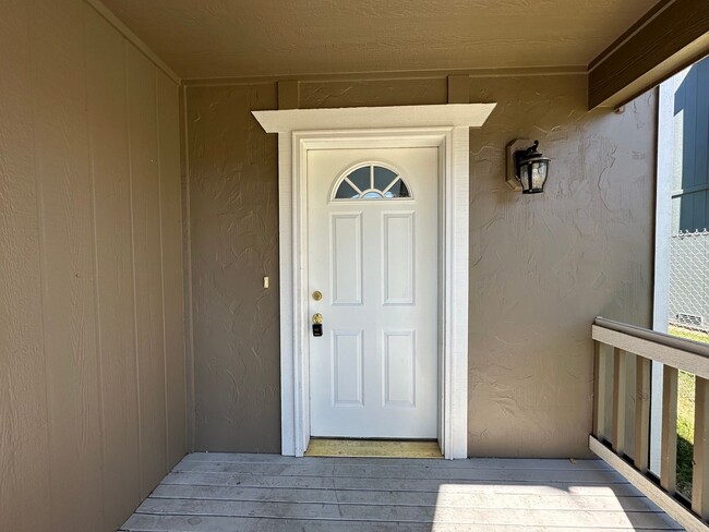 Photo - 2103 Yellowstone St Unit B