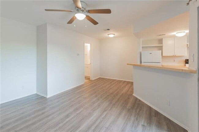 Photo - 2500 Burleson Rd Unit 614