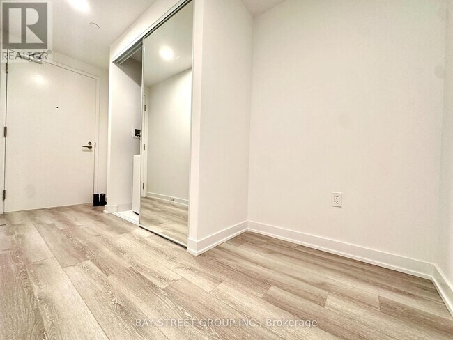 Photo - 238 Simcoe St Unité 2006