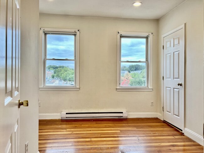 Photo - 578 Washington St