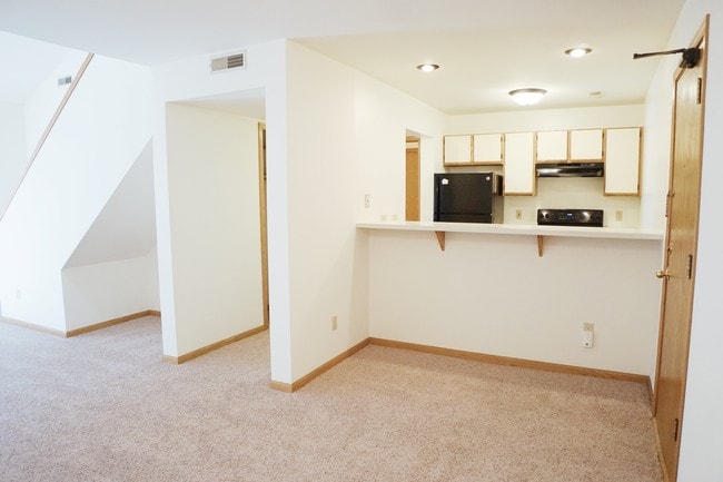 Oakbridge Court LLC