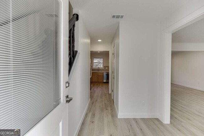 Photo - 1225 Shelton Way