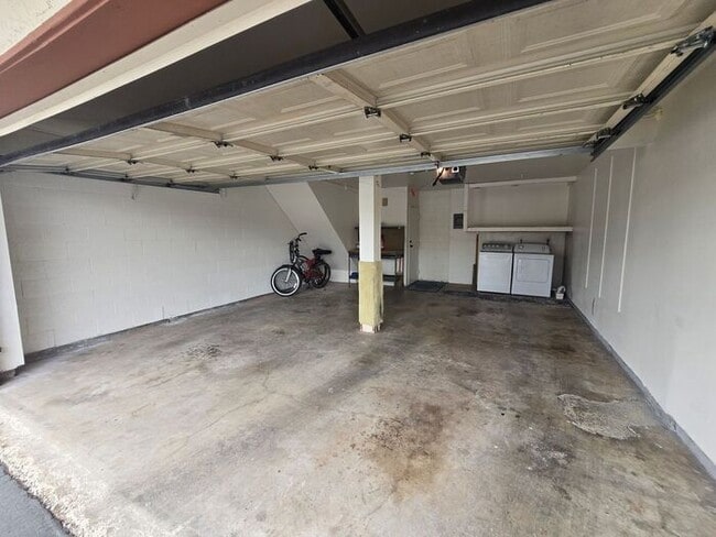 Photo - Spacious 2BD/2.5BA Town Home near Universi...