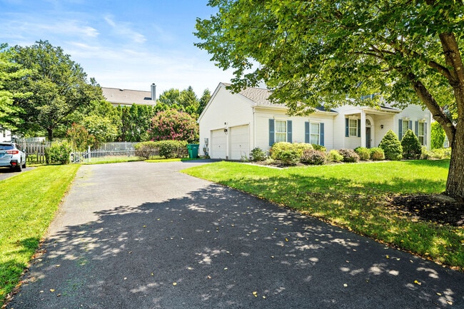 412 Denow Rd