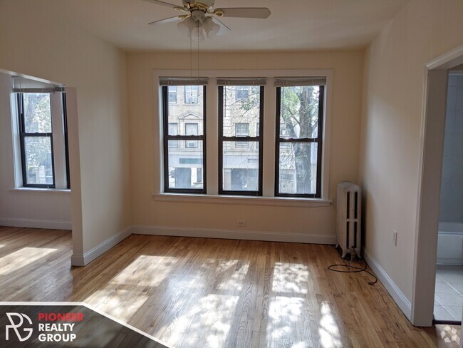 Building Photo - 2733 N Milwaukee Ave Unit #2737-208 Rental