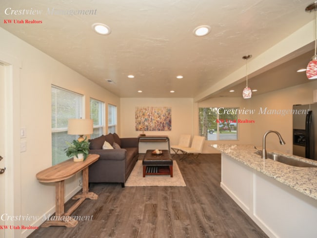 Photo - Martin Triplex Unit 825