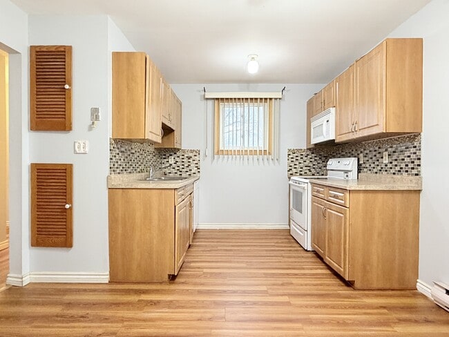 Photo - 8401 Darlington Crescent