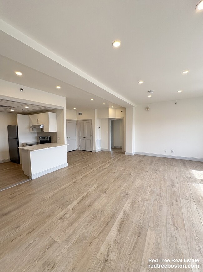 Photo - 475 Commonwealth Ave Unit 701/702