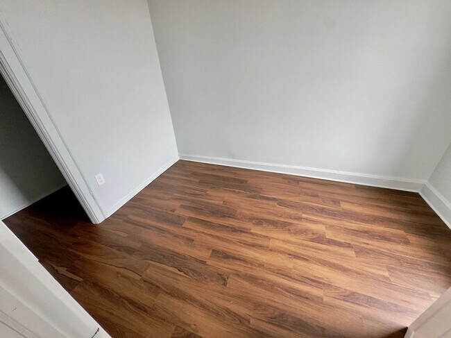 Photo - 1549 W Chicago Ave