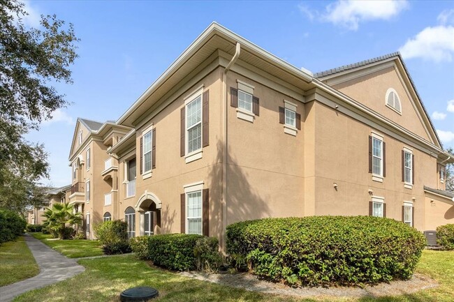Building Photo - 14304 Fredricksburg Dr Unit 420