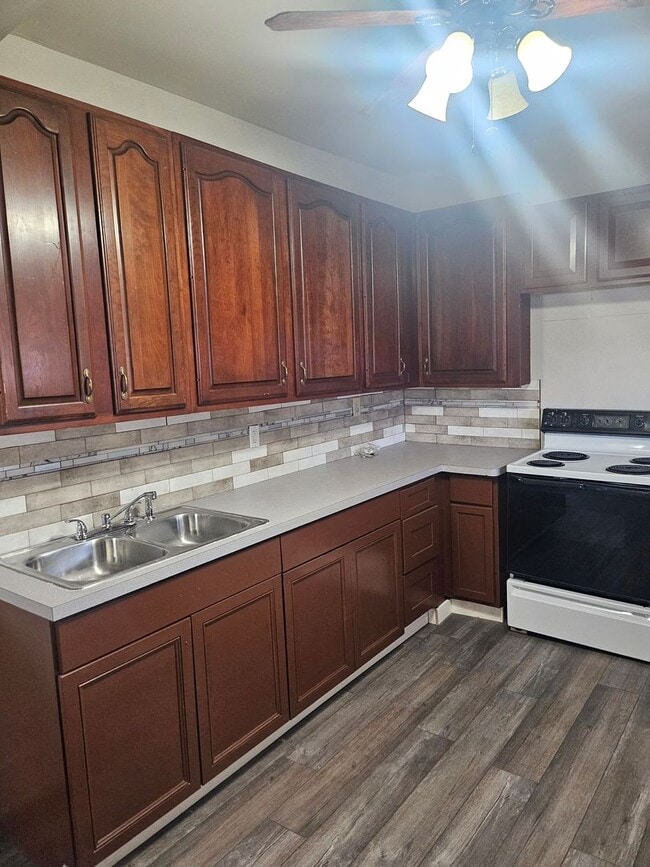 Photo - 2 bed apartment with a private back porch