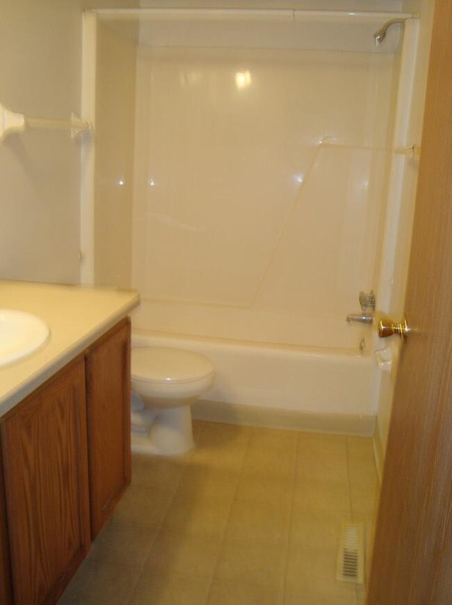 Stratford Town Apartments Delaware, OH