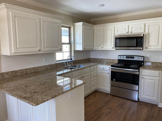 Building Photo - Fox Creek Townhomes Unit B