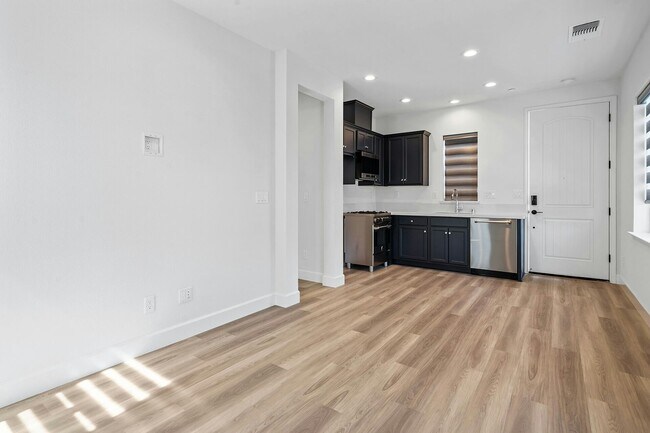 Photo - 2943 Neil Jerome Dr