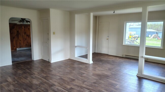 Photo - 1640 NY-7