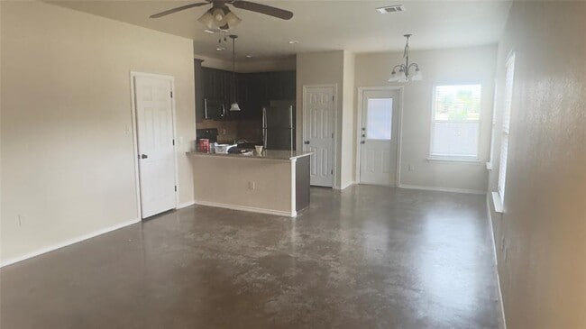 Photo - 366 Joanne Lp