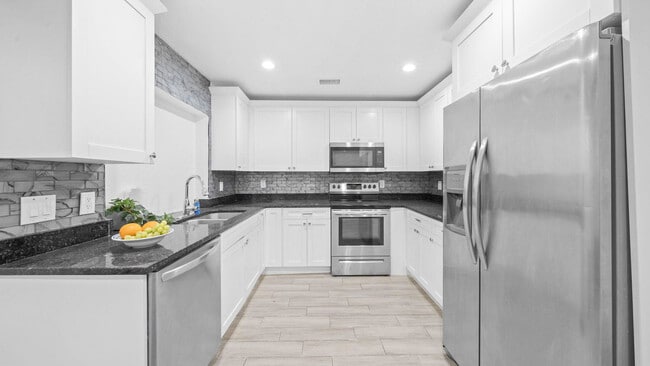 Photo - 10906 N Oakleaf Ave