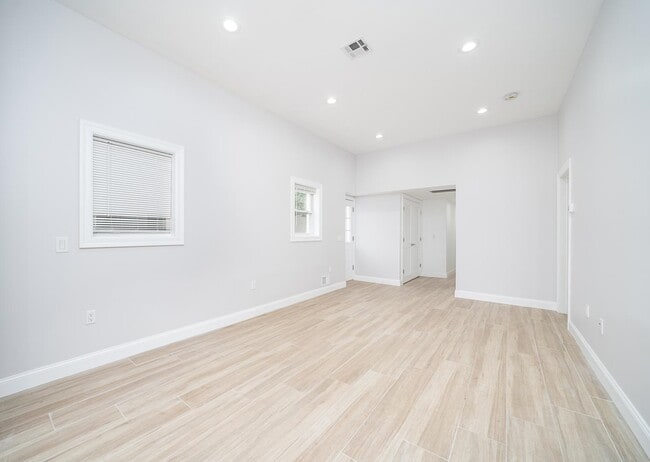 Photo - 25 Helen St Unit #1