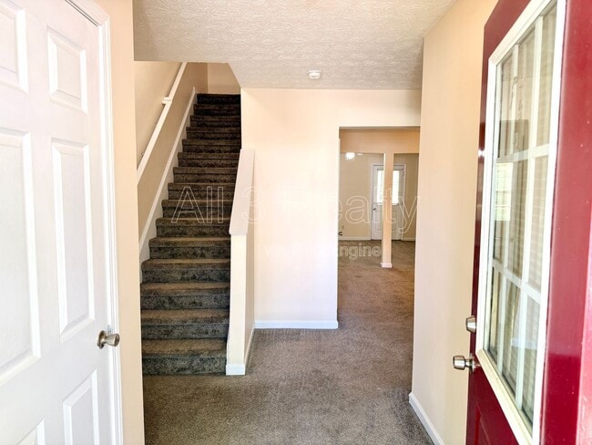 Photo - 1863 Grove Way
