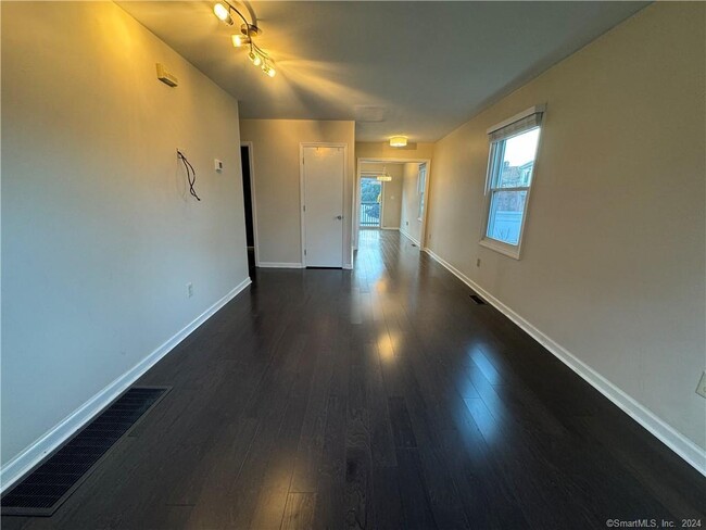 Photo - 41 Nash Pl Unit B