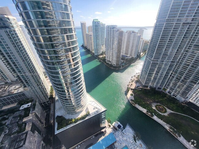 Building Photo - 200 Biscayne Blvd Way Unit 4203 Rental