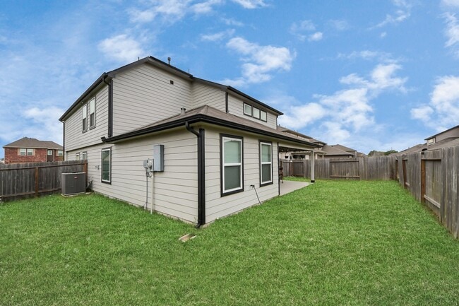 Photo - 2918 Silverhorn Ln