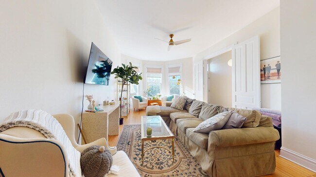 Photo - 3233 N Wilton Ave Unit 2