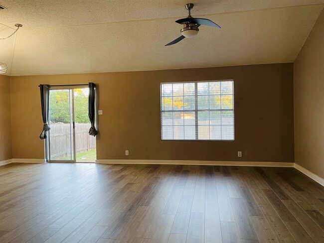 Photo - 16837 Bailey Jean Dr
