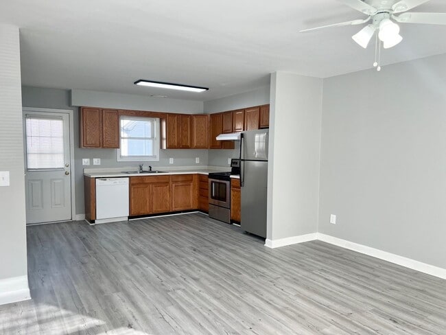 Photo - Two bedroom, one bath apartment in Burlington Unit 654