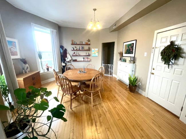 Photo - 3249 W Hirsch St Unidad APT 401