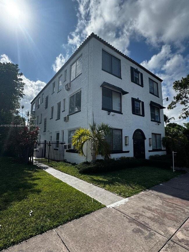 Photo - 444 Ponce de Leon Blvd Unit 6