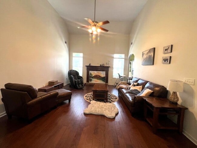 Photo - 4 Bedroom 2 Bath House in Oconee!