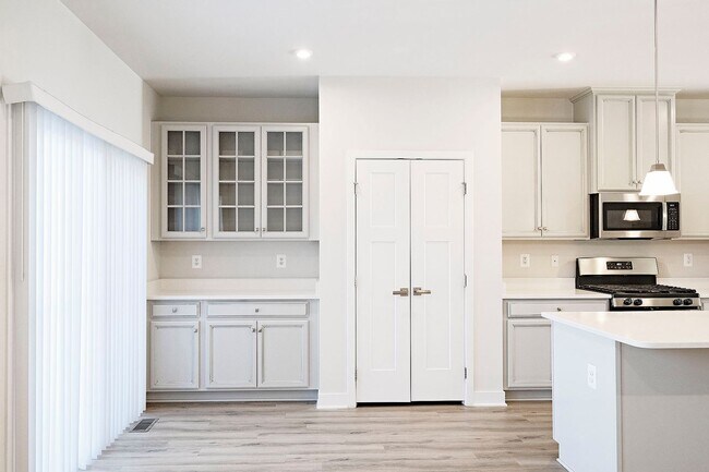 Photo - Move-In Ready End-Unit Townhome in Forest Lakes North